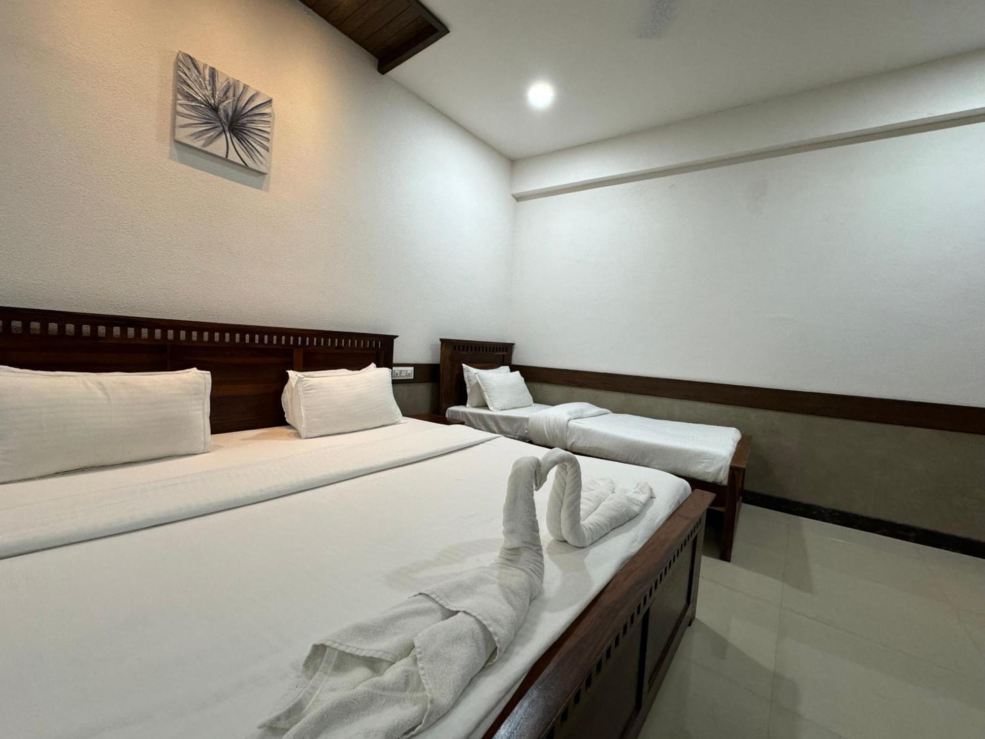 Hotel Tirth By Sonu'S อุจเจน ห้อง รูปภาพ