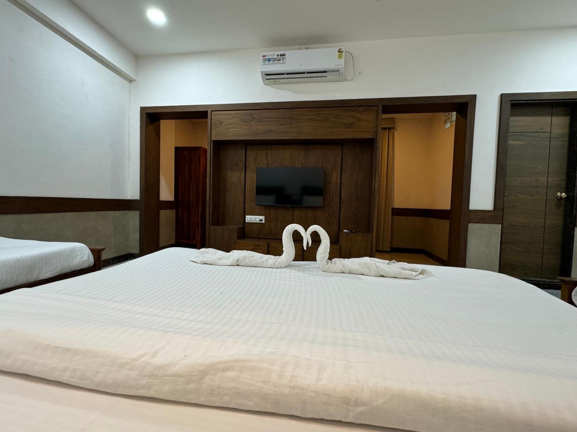 Hotel Tirth By Sonu'S อุจเจน ห้อง รูปภาพ
